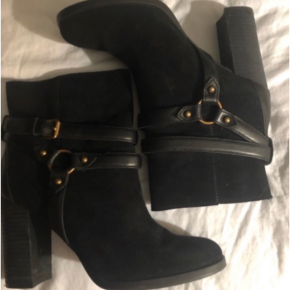 👑✅PRICE FIRM✅ UGG Black Leather Suede Ankle Boots - Picture 3 of 17